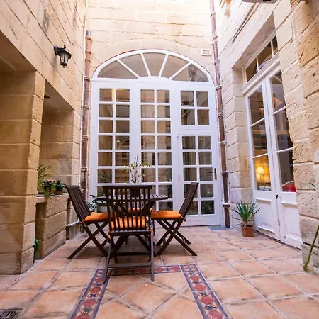 Charming 16Th-Century House Of Character Биргу